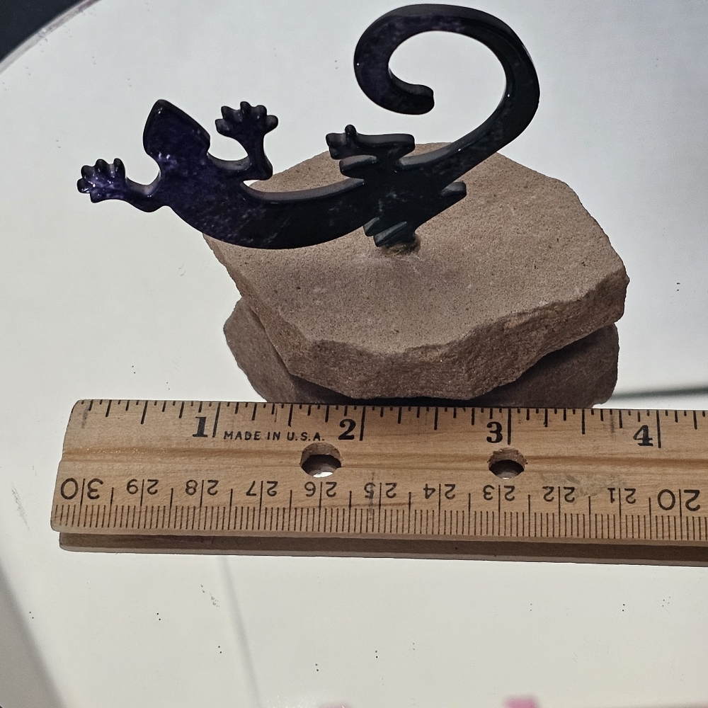 Southwestern LazArt Metal Lizzard Paper Weight Petroglyphs Cave Art Gecko 🦎 👀 - Picture 5 of 12